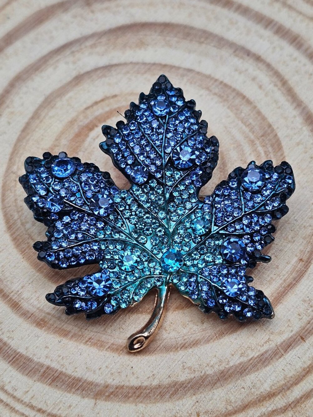 NWOT Blue Ombre Maple Leaf Rhinestone Brooch Crystal Lapel Pin